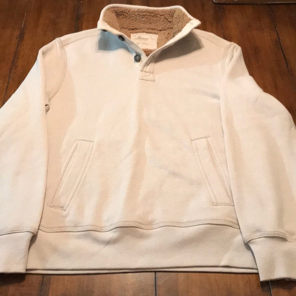 G.H Bass & Co. 3 Button Pullover Medium